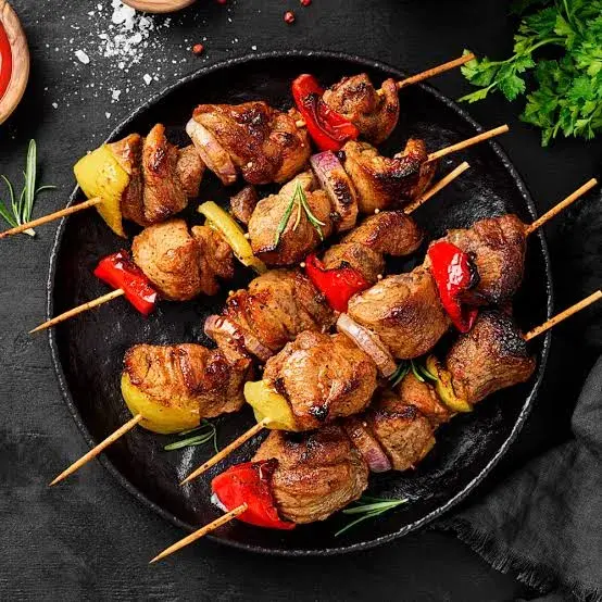 Chicken kebabs, marinated chicken thigh and bell pepper grilled on skewers