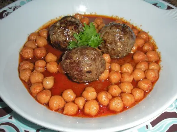 Kefta mkaouara, Moroccan meatballs in a tomato and onion sauce