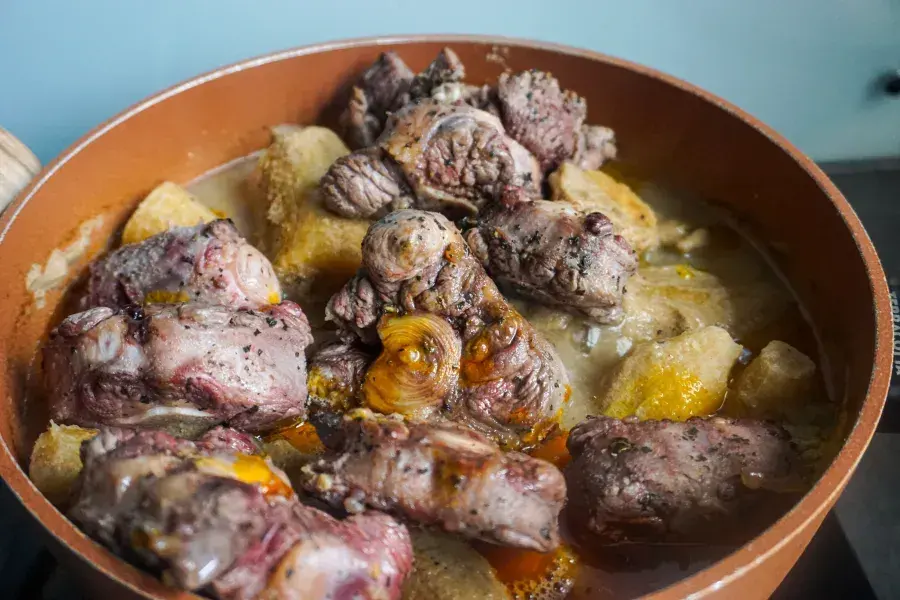 Kondré, Cameroonian green plantain and meat stewed with spices