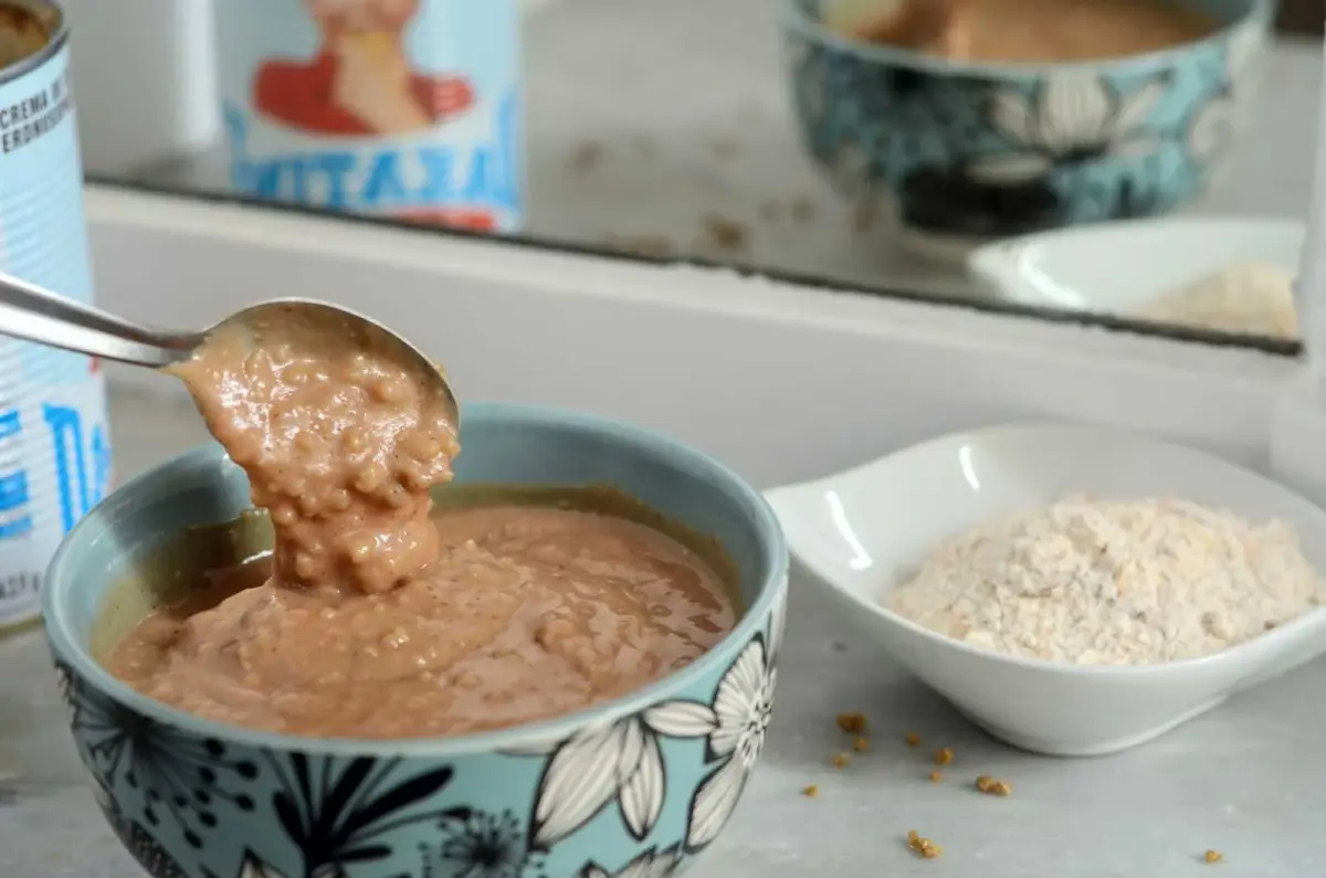 Ngalakh, a Senegalese millet porridge with peanut paste and baobab, served cold in a bowl
