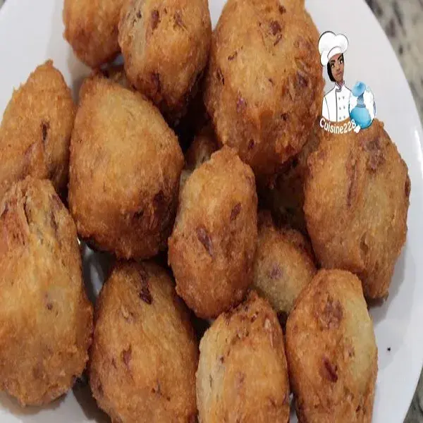 Ojojo, Nigerian fritters made from grated water yam with onion, pepper and crayfish