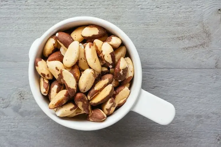 Brazil nuts - health benefits of nuts