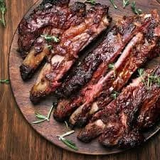 Spicy barbecue ribs with a blended garlic, ginger and habanero marinade
