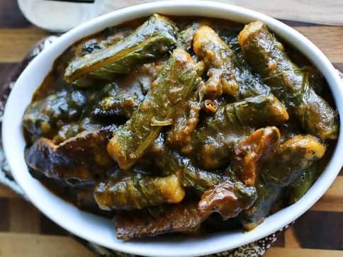 Ekpang nkwukwo, Nigerian cocoyam parcels wrapped in leaves with periwinkles