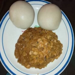 These Are Some Of The Weirdest Food Combinations You Will See In Nigeria 1 d2cc0761fecffa73df0171ae469753fe