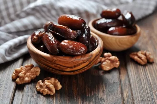 Healthy Ramadan Diet; What Foods Are Good to Break a Fast in Ramadan? 17 dates 1 scaled