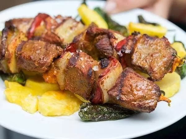 Rwandan Brochettes (Grilled Meat Skewers) 5 Brochettes
